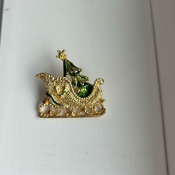 None Jewelry - Christmas tree holiday Gold tone and Green Santa Sleigh Brooch pin festive